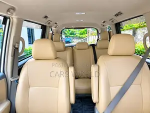 Toyota Noah 2.0 143hp FWD (8 Seater) 2012 Pearl