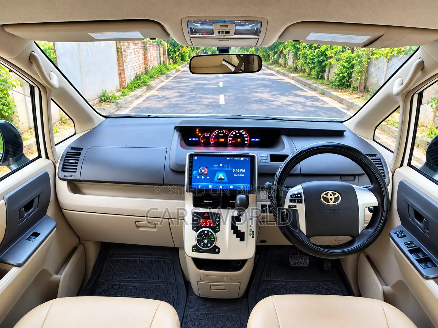 Toyota Noah 2.0 143hp FWD (8 Seater) 2012 Pearl