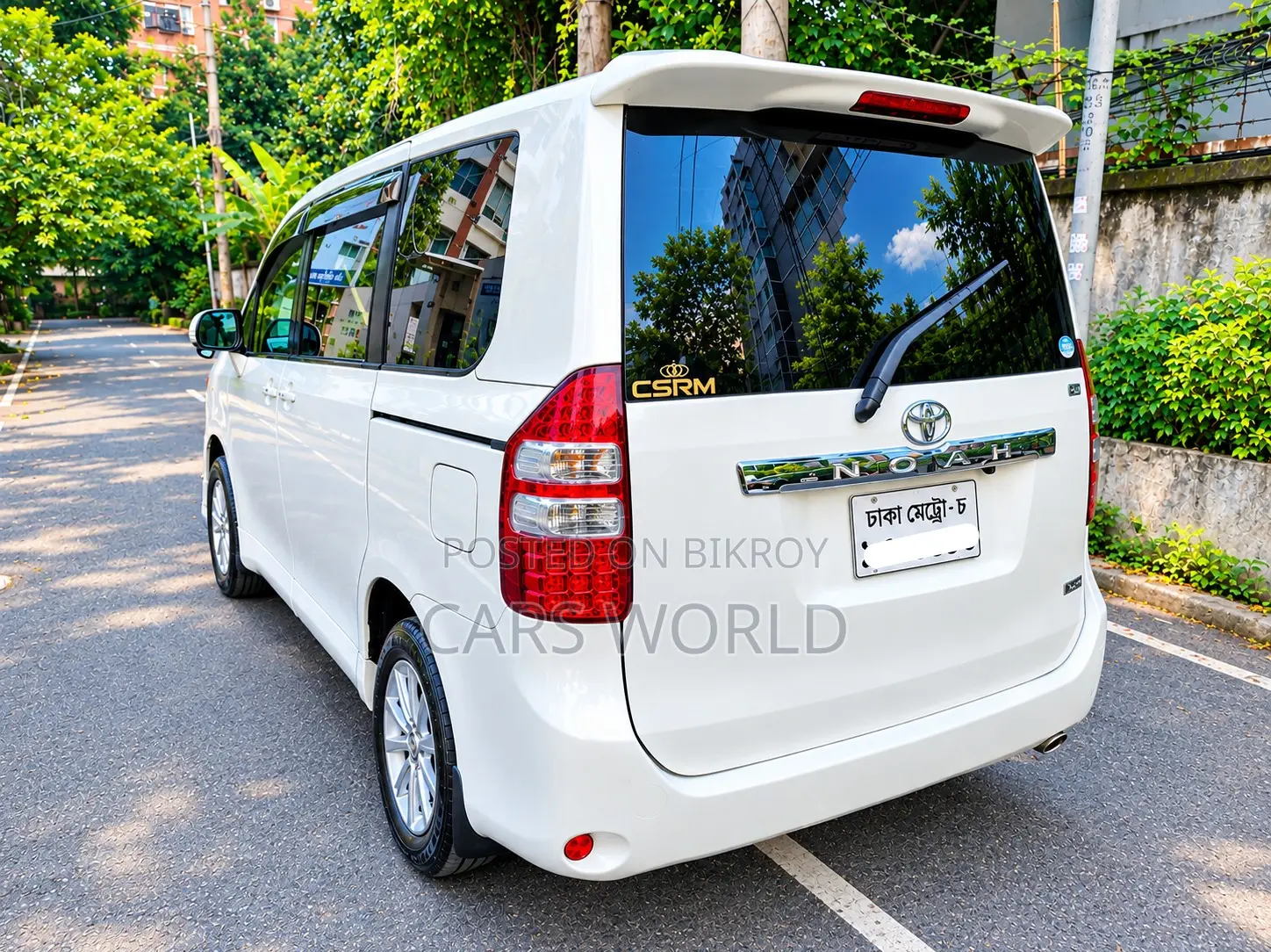 Toyota Noah 2.0 143hp FWD (8 Seater) 2012 Pearl