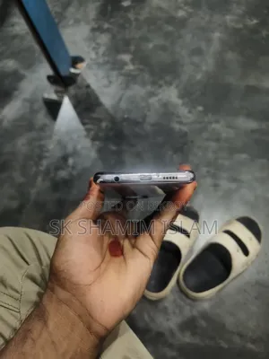 মোবাইল ফোন ১২৮ জিবি