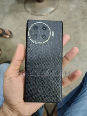 টেকনো স্পার্ক ২০ প্রো প্লাস ২৫৬ জিবি ব্ল্যাক