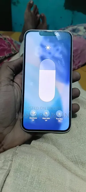 অ্যাপল আইফোন ১৩ ১২৮ জিবি হোয়াইট