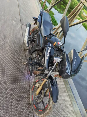 টিভিএস অ্যাপাচি আরটিআর ১৬০ টুভি ২০১৮ ব্ল্যাক