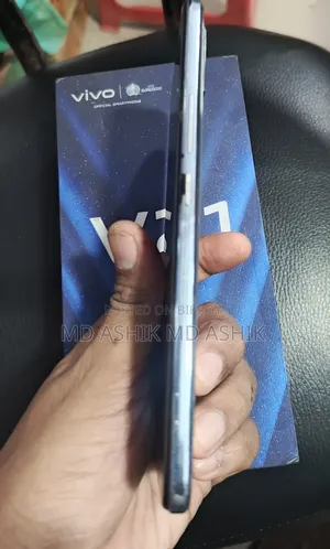 Vivo V21 128 GB Graphite