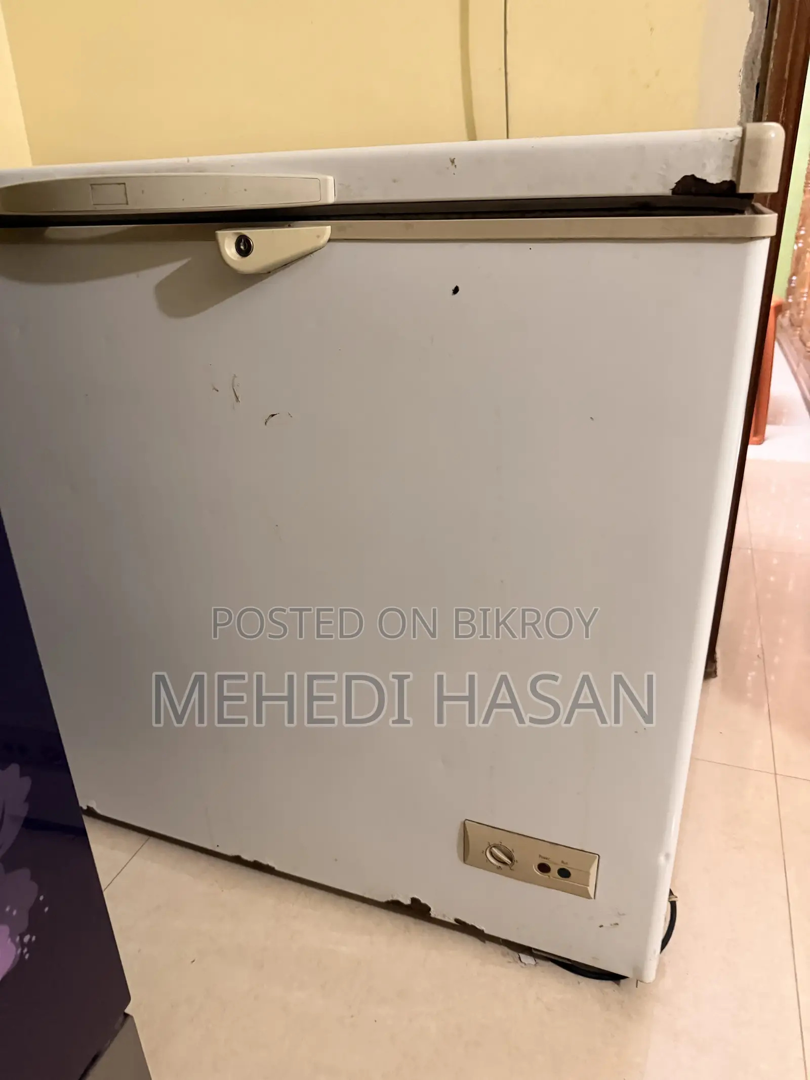 “ফ্রিজার বিক্রি হবে — চলে, কিন্তু ঠান্ডা হয় না”