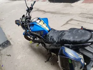সুজুকি জিক্সার ২০১৯ ব্লু