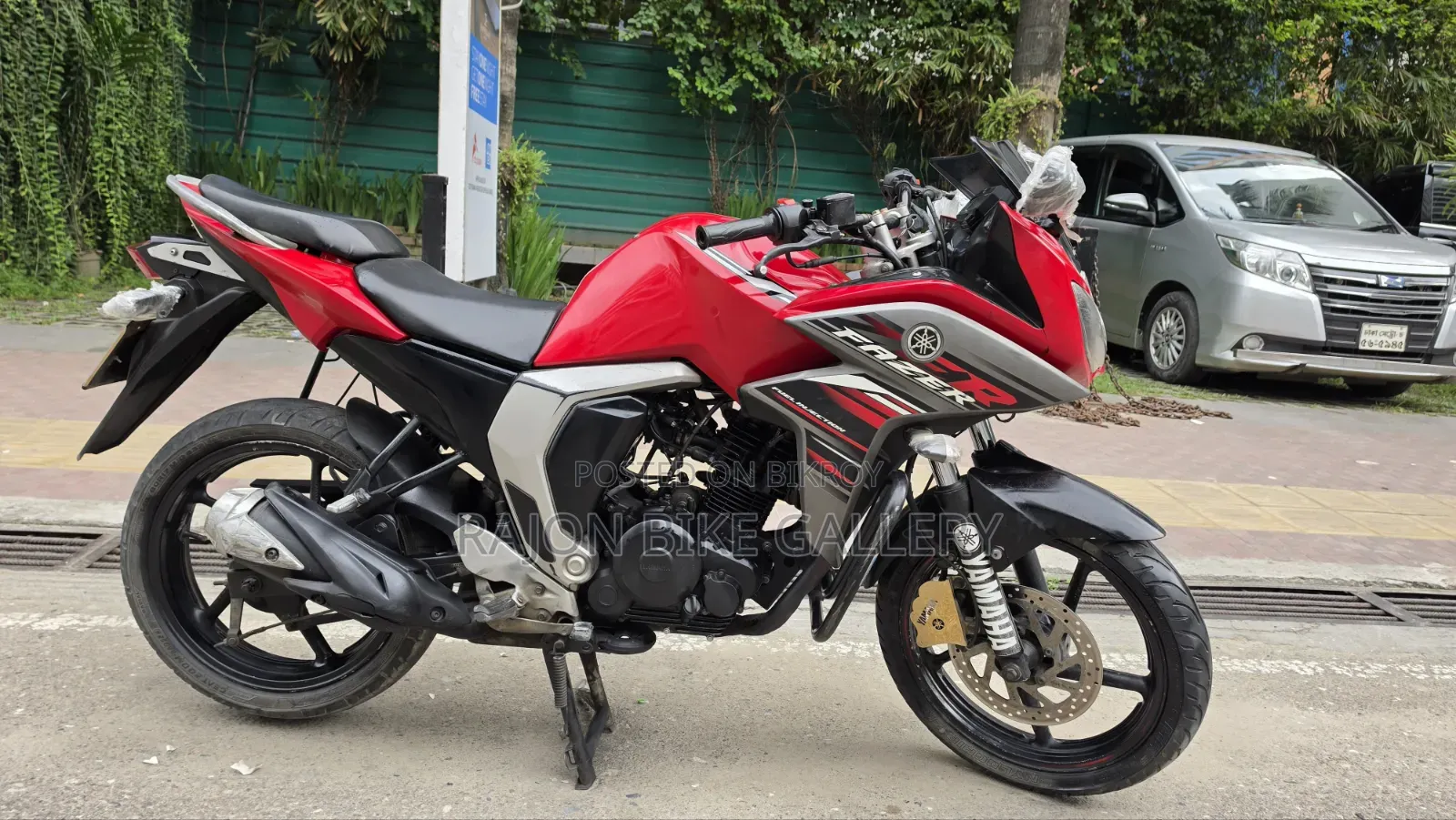 ইয়ামাহা ফেজার এফআই ভি২ ২০১৮ রেড