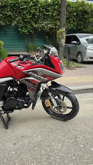 ইয়ামাহা ফেজার এফআই ভি২ ২০১৮ রেড