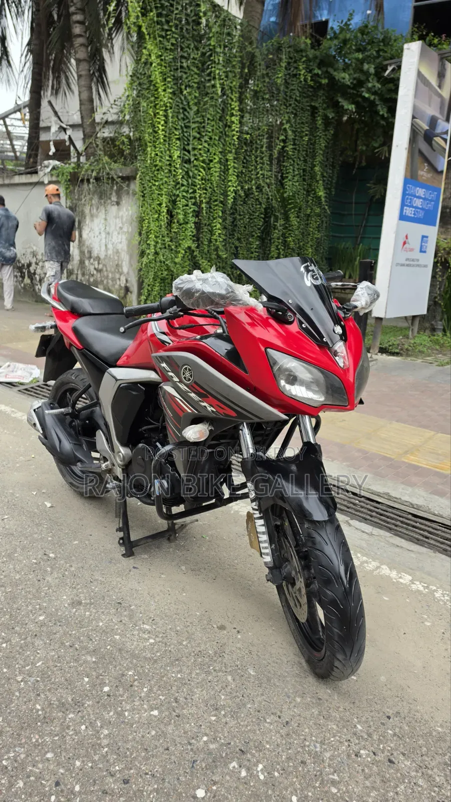 ইয়ামাহা ফেজার এফআই ভি২ ২০১৮ রেড