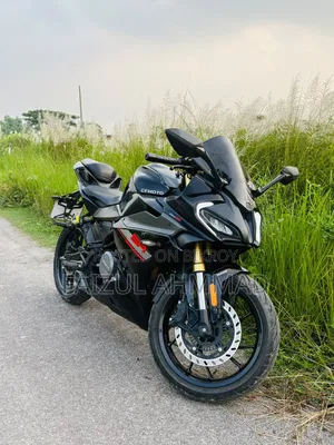সিএফমোটো ২৫০এসআর ২০২৫ কালো