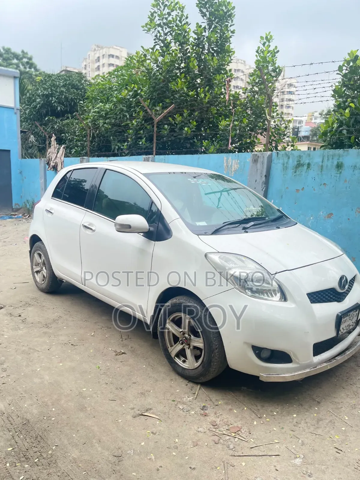 Toyota Vitz 2014 White