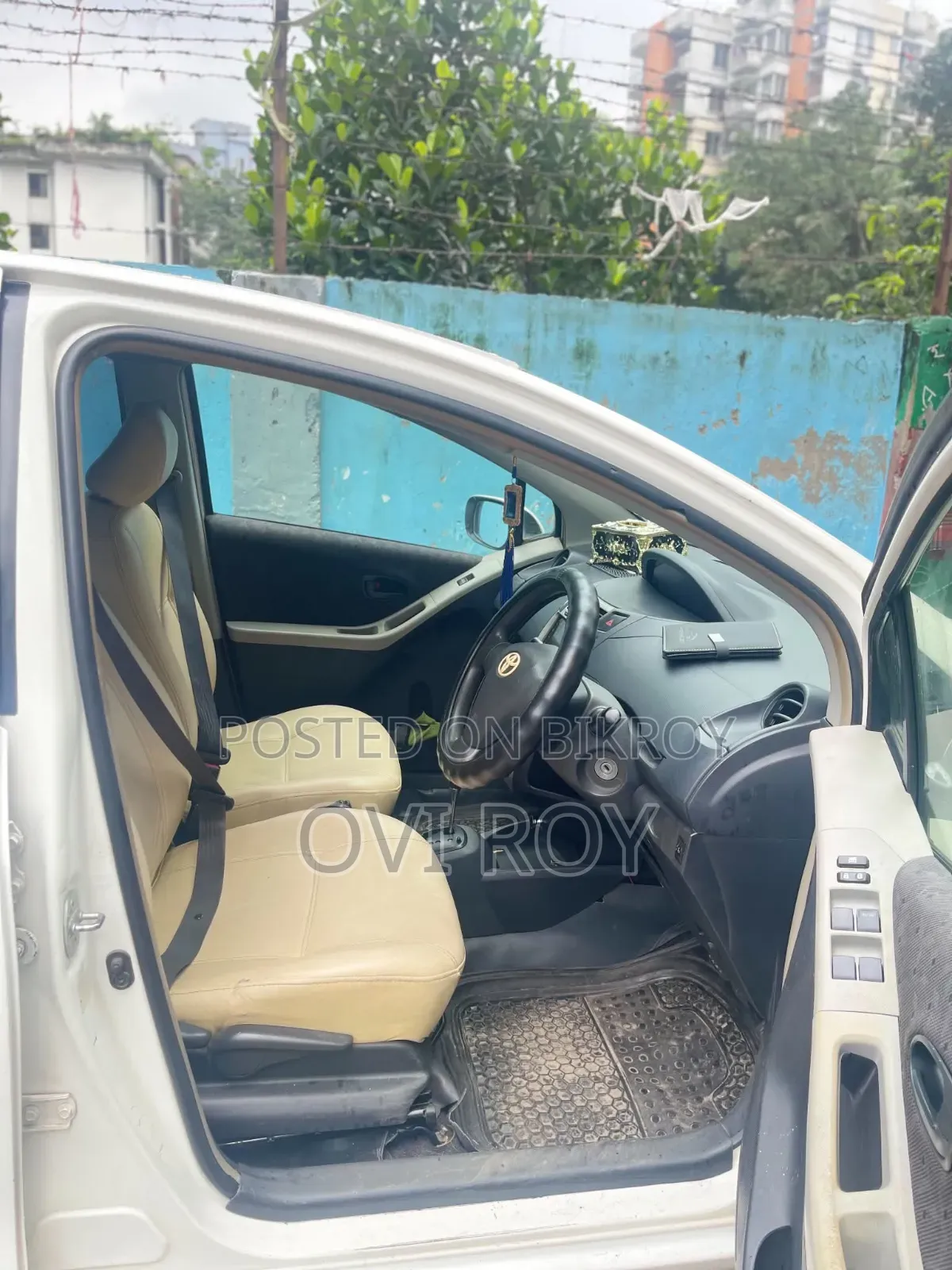 Toyota Vitz 2014 White