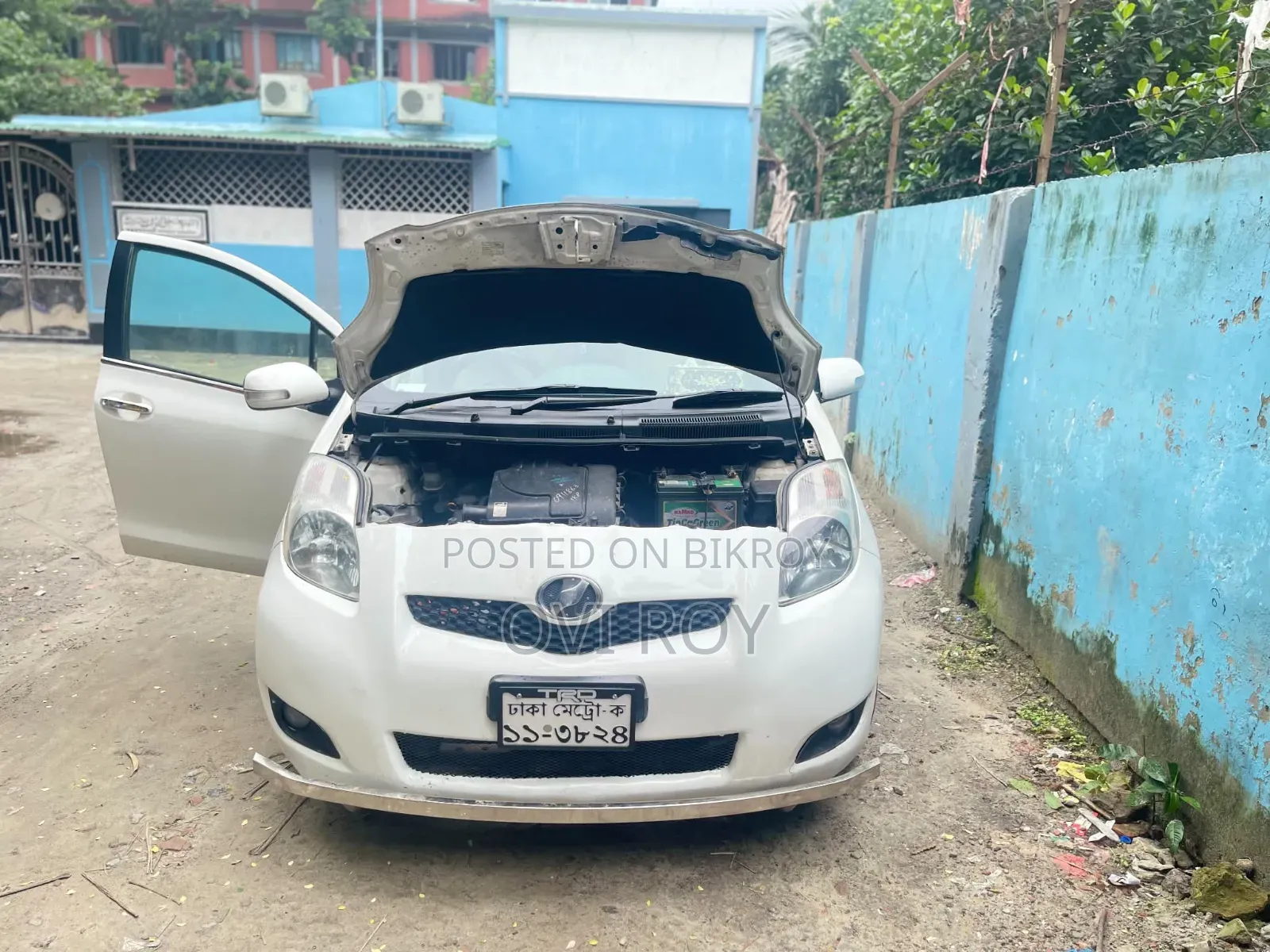 Toyota Vitz 2014 White