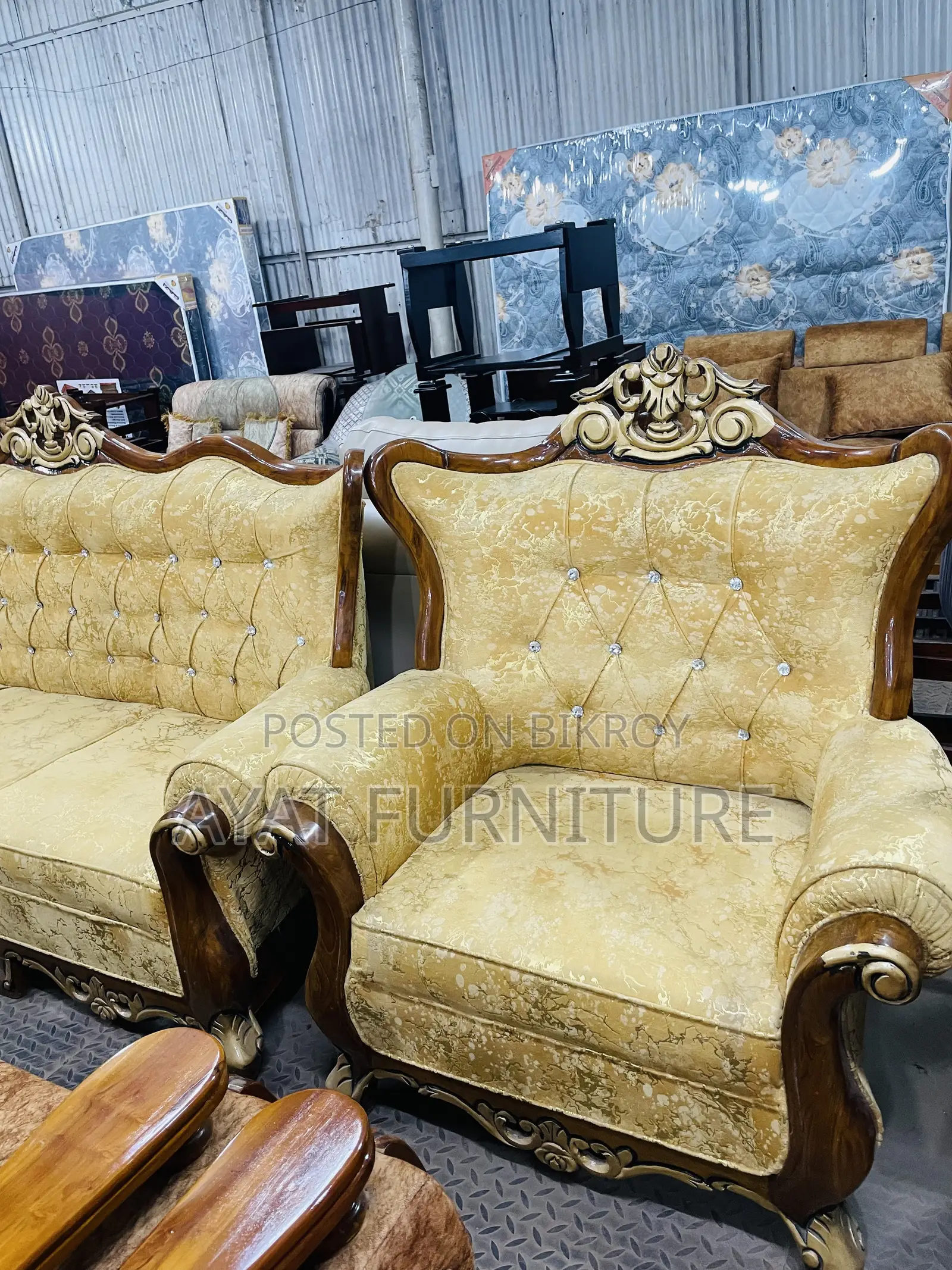 ভিক্টরিয়া সোফা ৩+২+১