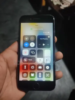অ্যাপল আইফোন ৭ ৩২ জিবি ব্ল্যাক