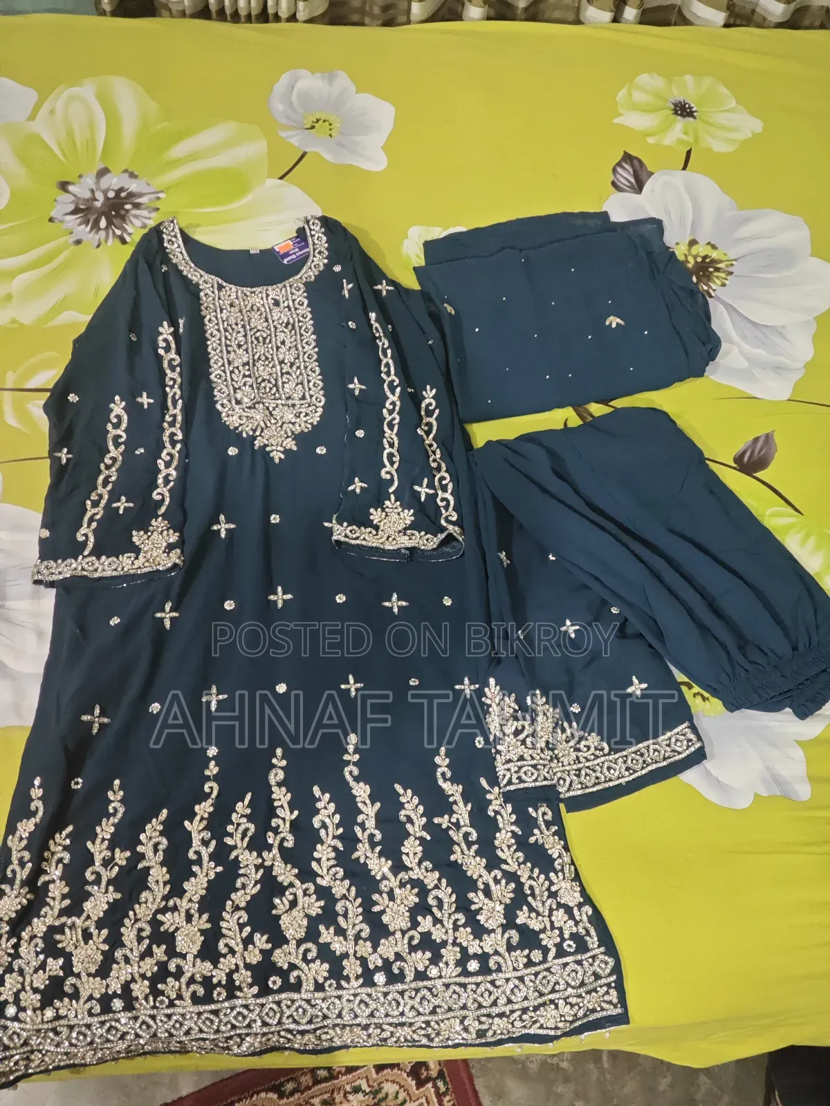 Karchupi Dress
