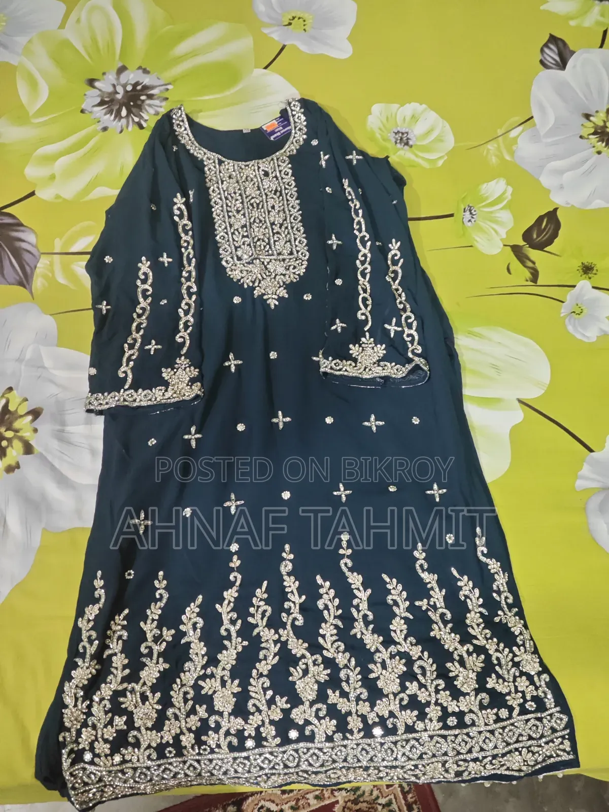 Karchupi Dress