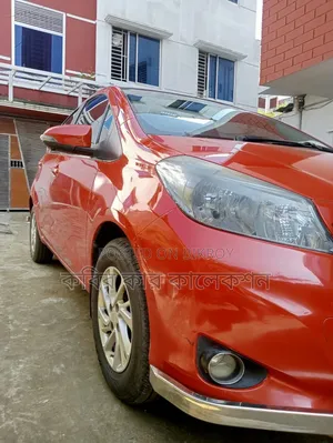 Toyota Vitz 2012 Orange