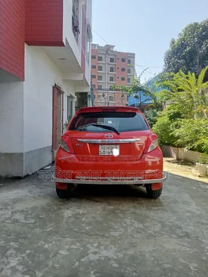 Toyota Vitz 2012 Orange