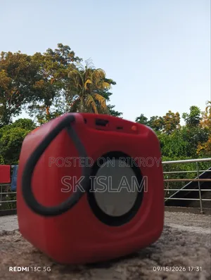 দূর্দান্ত কন্ডিশনের সাউন্ড বক্স