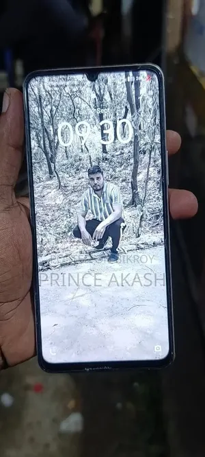 Vivo Y05 128 GB Gold