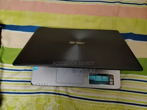 Laptop Asus X450LA 8GB Intel Core i3 HDD 500GB