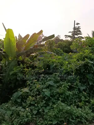 উত্তরা সেক্টর-১৬সি, ৫ কাঠা রোড-৩ (৬০ ফুট) মাঠের মুখোমুখি