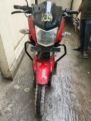 হিরো হাংক ২০১৮ লাল