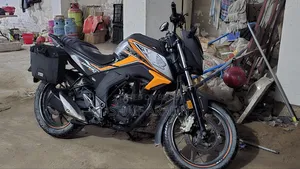Honda Hornet 2021 Orange