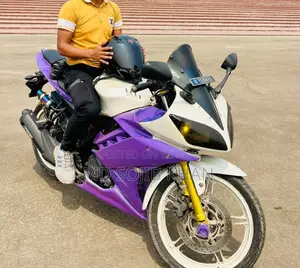 Yamaha R1 2016 Pink