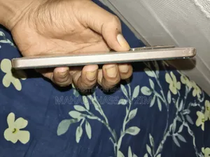 ভিভো ওয়াই২০০ ১২৮ জিবি রোজ গোল্ড