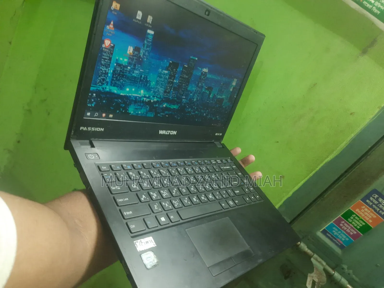 Laptop 8GB Intel Core 3 HDD 320GB