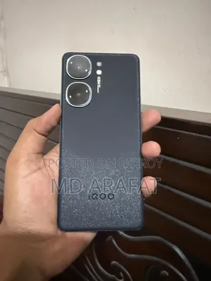 আইকিউও ২৫৬ জিবি কালো
