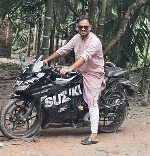 সুজুকি জিক্সার এসএফ ২০২৪ ব্ল্যাক