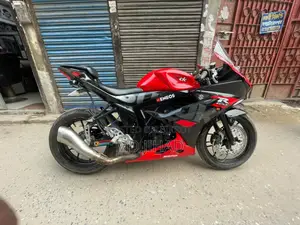 Suzuki GSX-R150 ২০২১ লাল