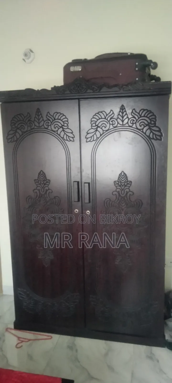 2 Partition Almirah