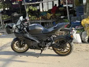 Yamaha R1 2025 Black