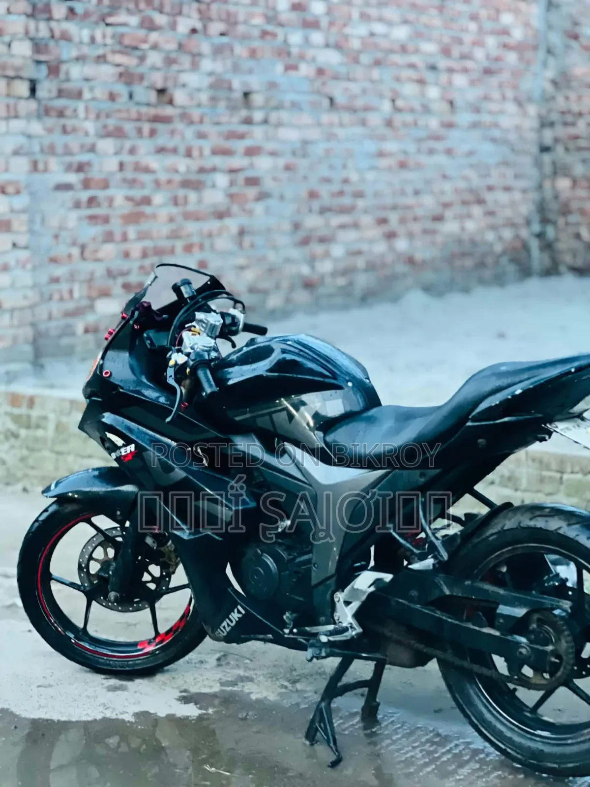 সুজুকি জিক্সার এসএফ ২০১৮ কালো