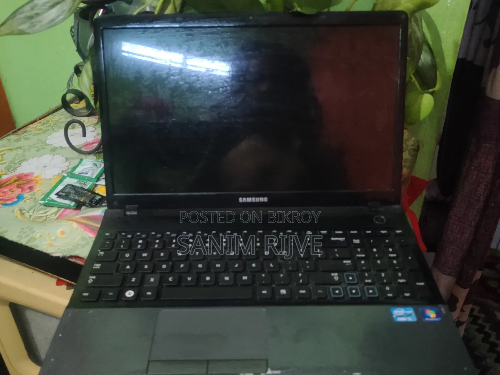 Laptop Samsung NP300E5C 6GB Intel Core i3 HDD+SSD 750GB