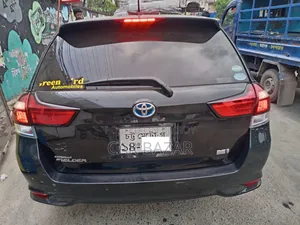 Toyota Corolla Fielder 1.5 Hybrid FWD 2020 Black