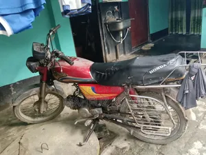 Honda 2000 Red