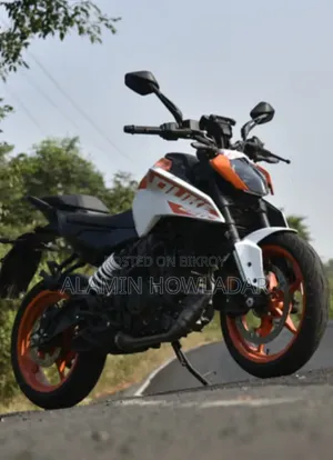 কেটিএম ২০২০ সাদা