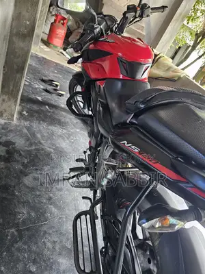 বাজাজ পালসার এনএস ১৬০ ২০২০ লাল