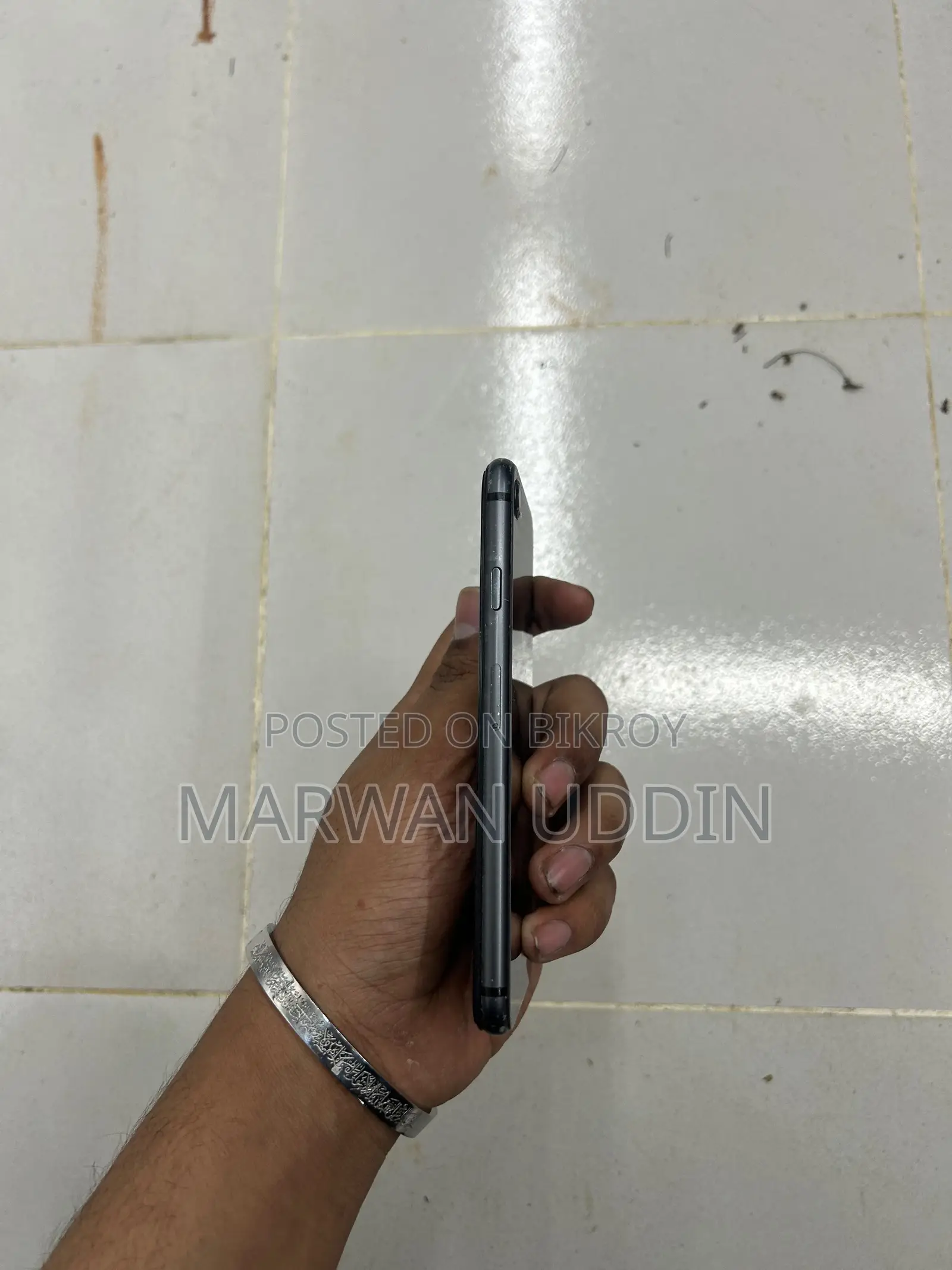 অ্যাপল আইফোন ৮ ৬৪ জিবি ব্ল্যাক