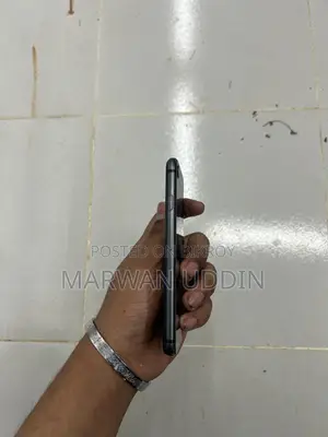 অ্যাপল আইফোন ৮ ৬৪ জিবি ব্ল্যাক