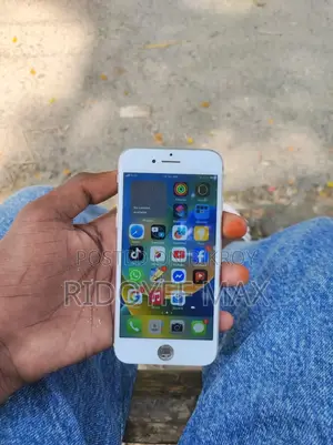 Apple iPhone 8 64 GB White
