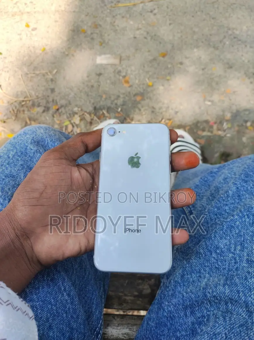 Apple iPhone 8 64 GB White