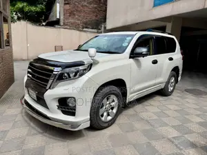 টয়োটা ল্যান্ড ক্রুজার প্রাডো ২০১৪ পার্ল