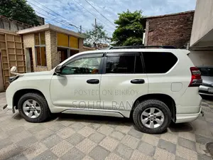 টয়োটা ল্যান্ড ক্রুজার প্রাডো ২০১৪ পার্ল
