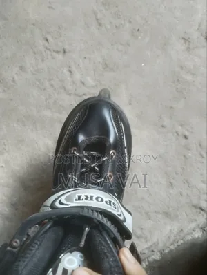 This shoe will be sold, if anyone wants to take it, please send a WhatsApp message to the number